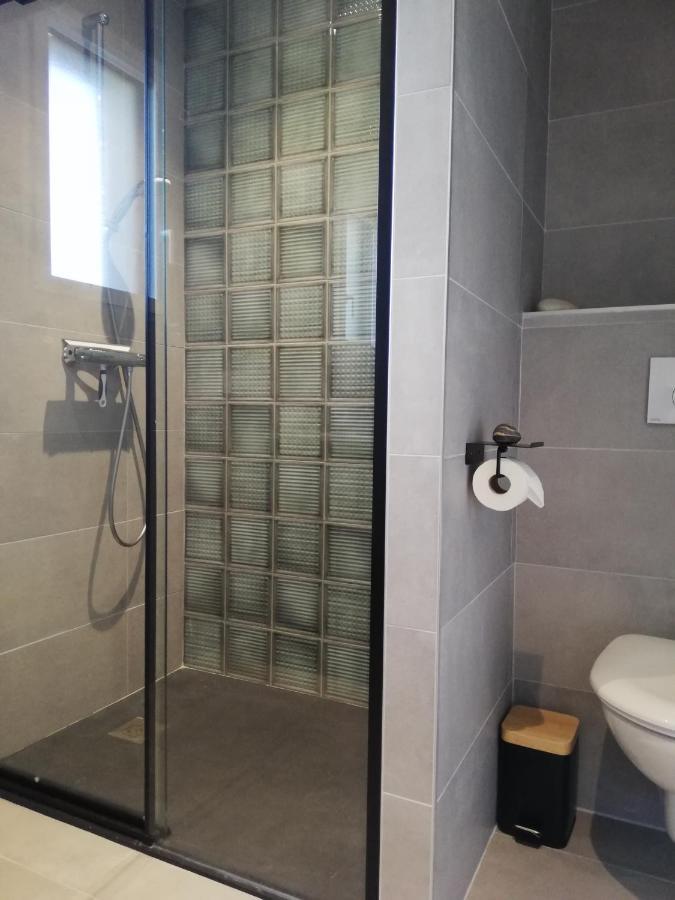 Studio & Spa La Discrete Saint-Évarzec Buitenkant foto
