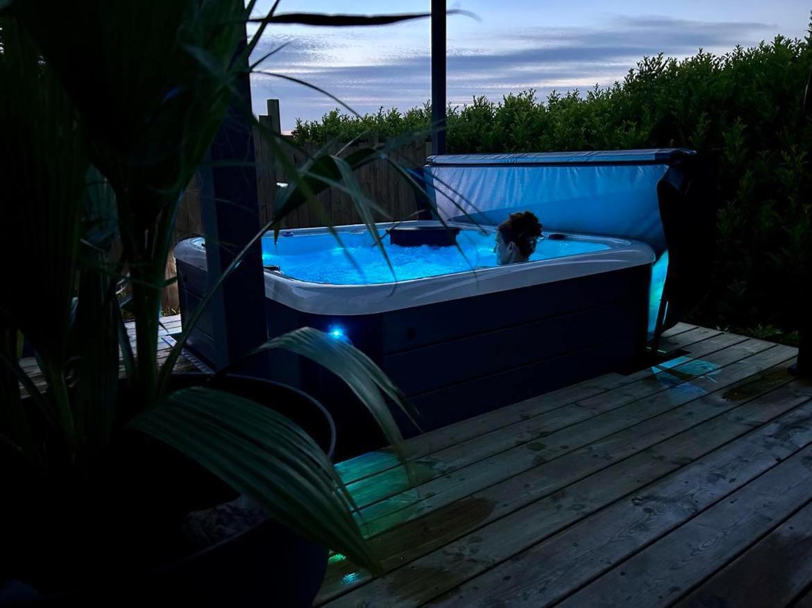 Studio & Spa La Discrete Saint-Évarzec Buitenkant foto